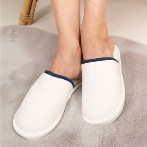 Pretty You London Gia hotel slippers - NWT